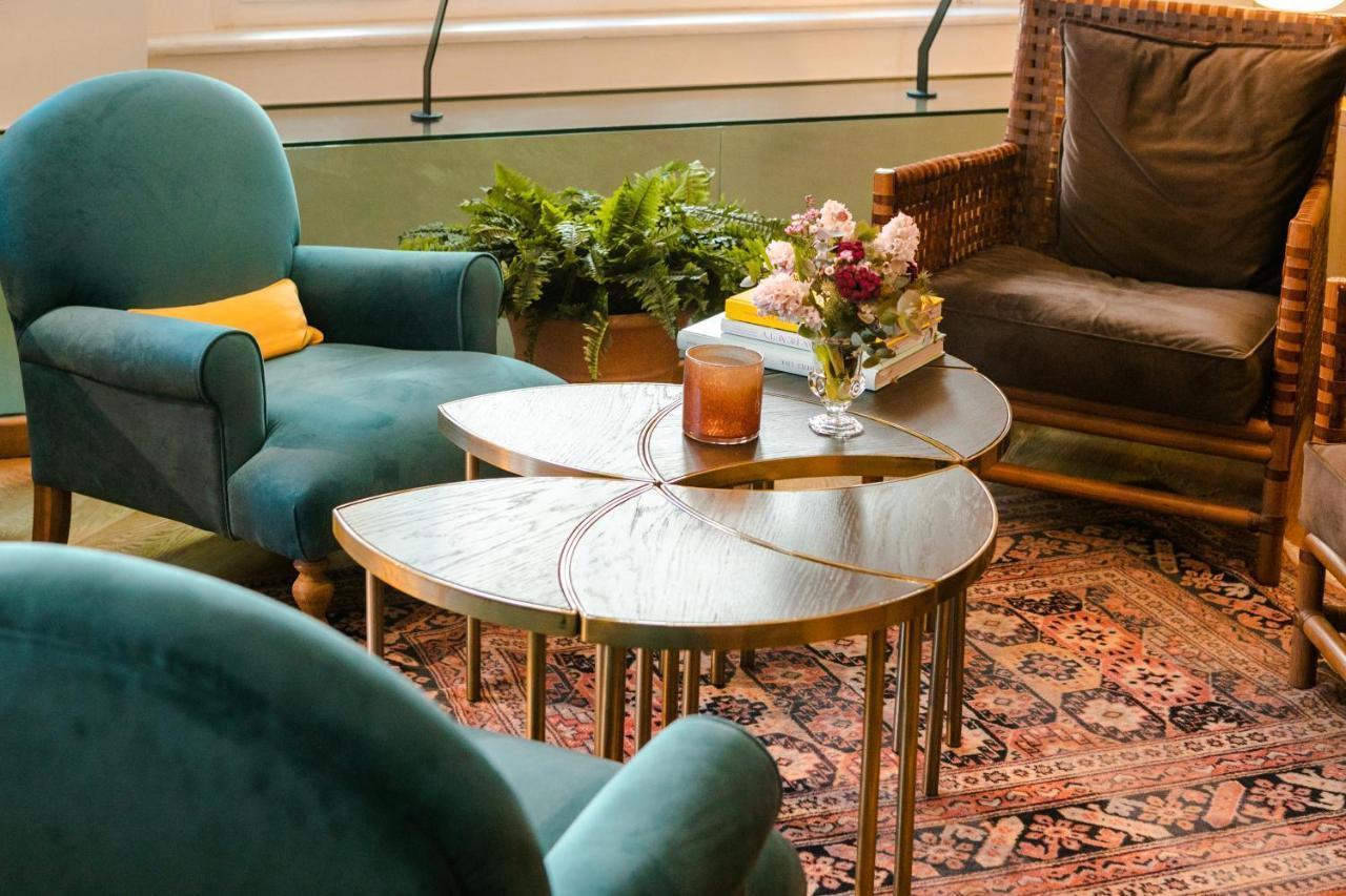The Excelsior - Small Luxury Hotels Of The World Soluň Exteriér fotografie A set of nesting tables