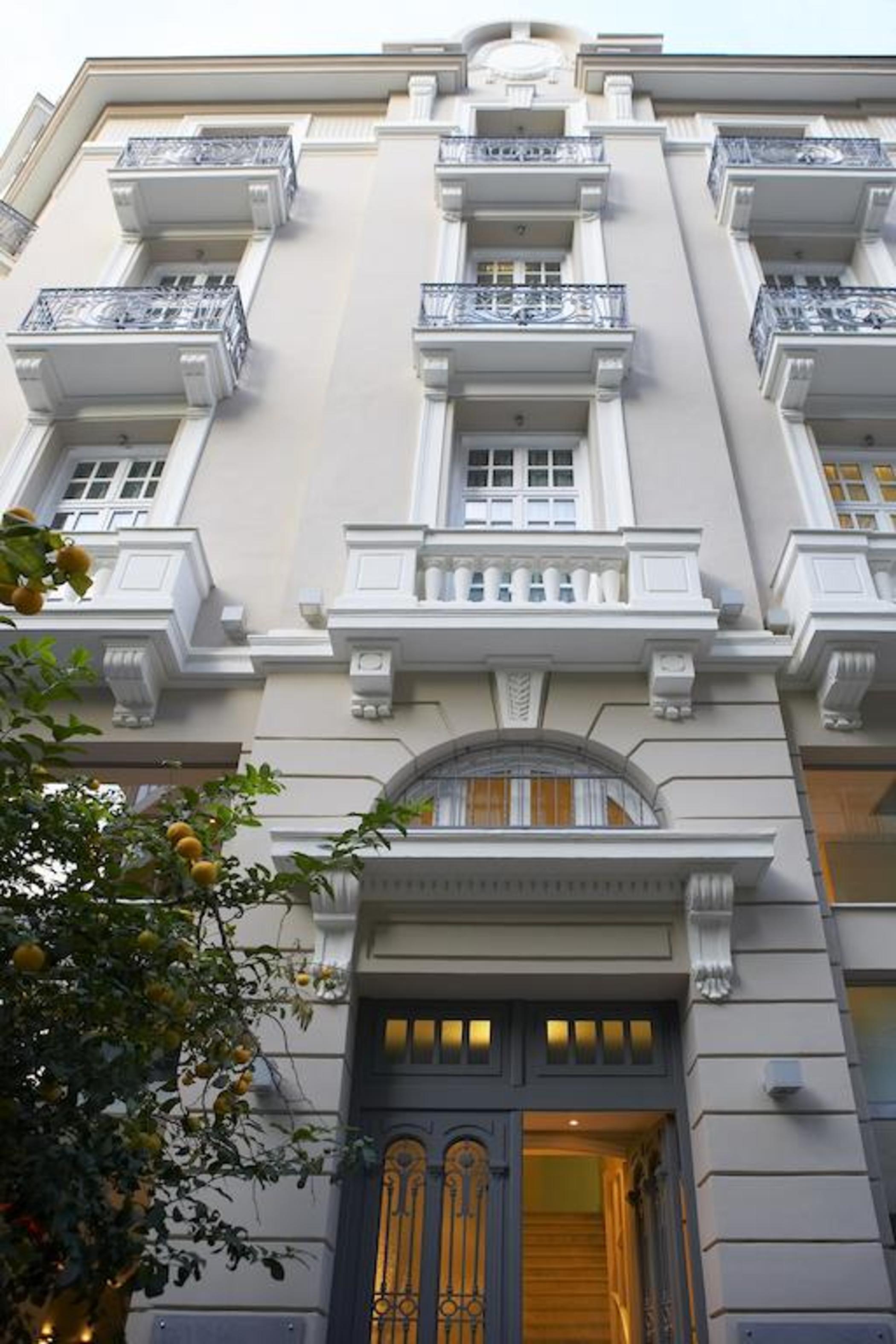 The Excelsior - Small Luxury Hotels Of The World Soluň Exteriér fotografie Neoclassical balconies in the Old Town of Nicosia