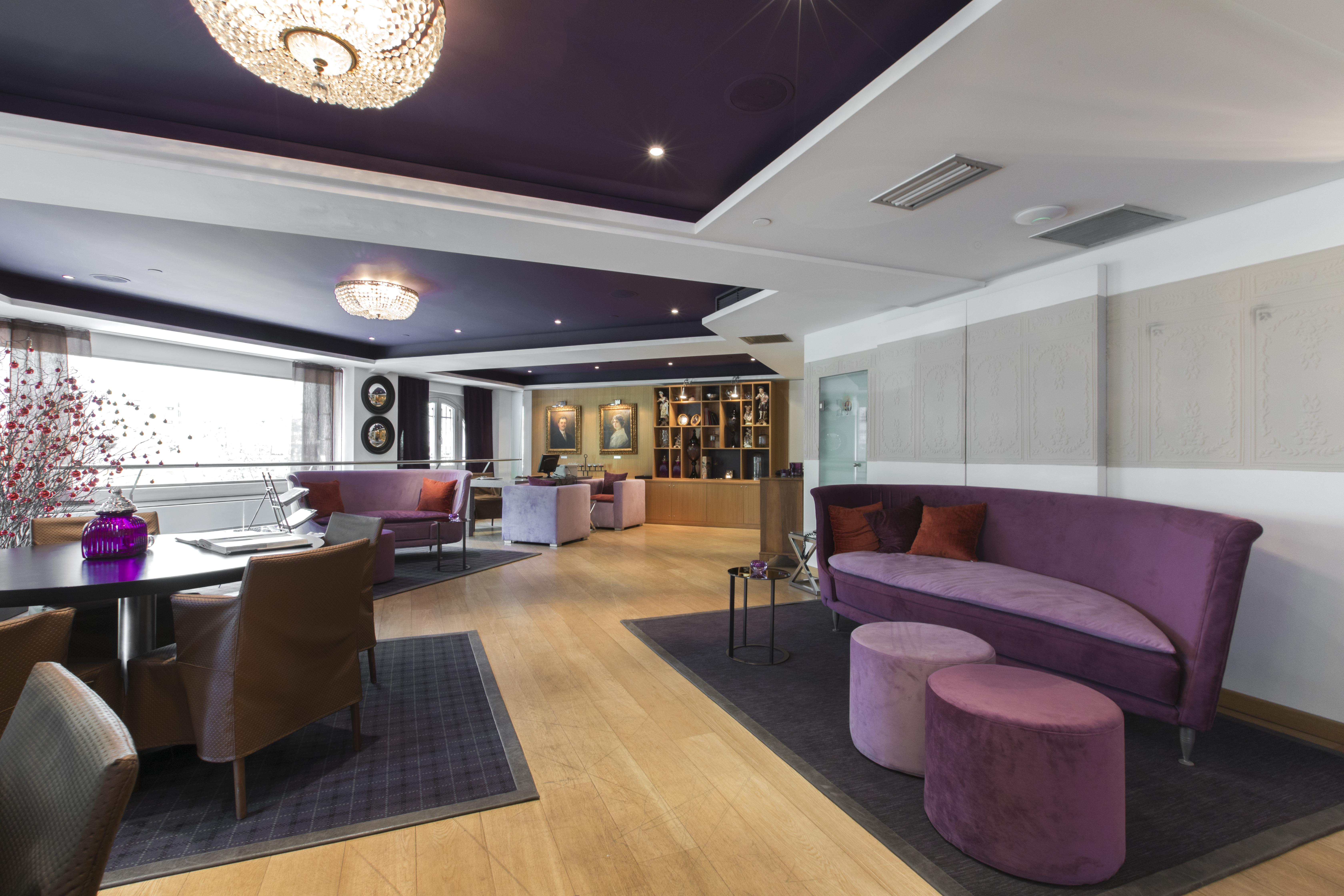 The Excelsior - Small Luxury Hotels Of The World Soluň Exteriér fotografie The lounge at the airport