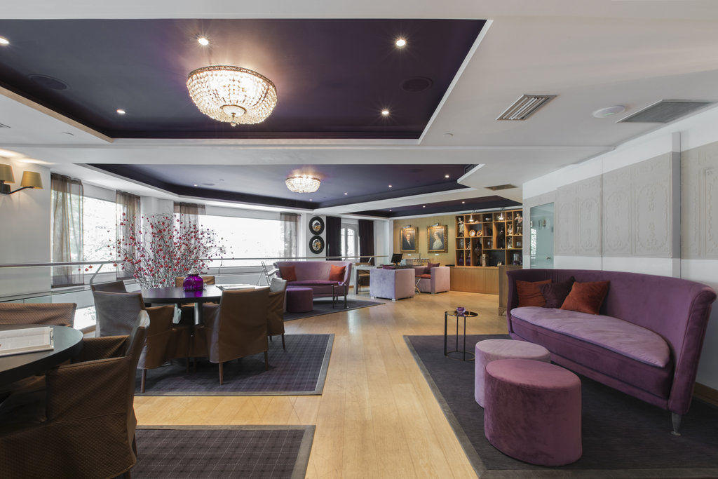 The Excelsior - Small Luxury Hotels Of The World Soluň Exteriér fotografie Club Lounge at Osaka International Airport